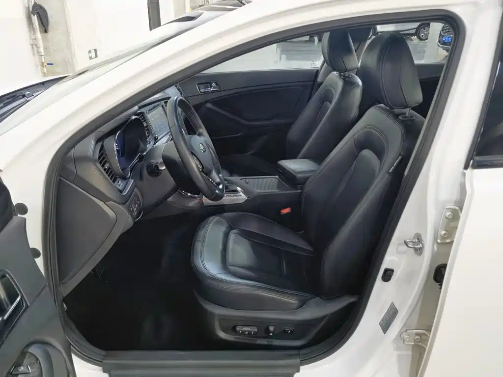 Kia K5 — миниатюра 10