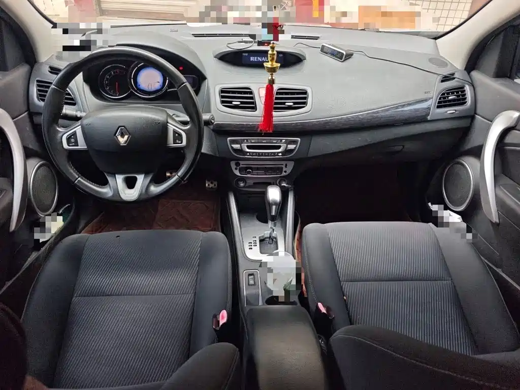 Renault Fluence — миниатюра 5