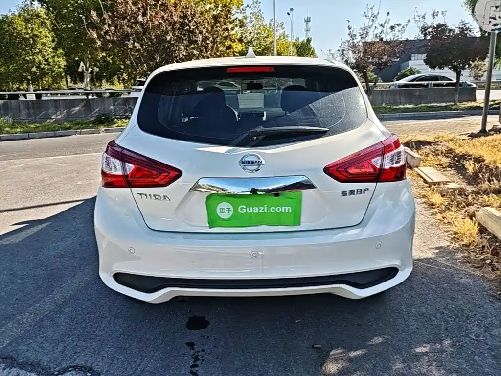 Nissan Tiida — миниатюра 6