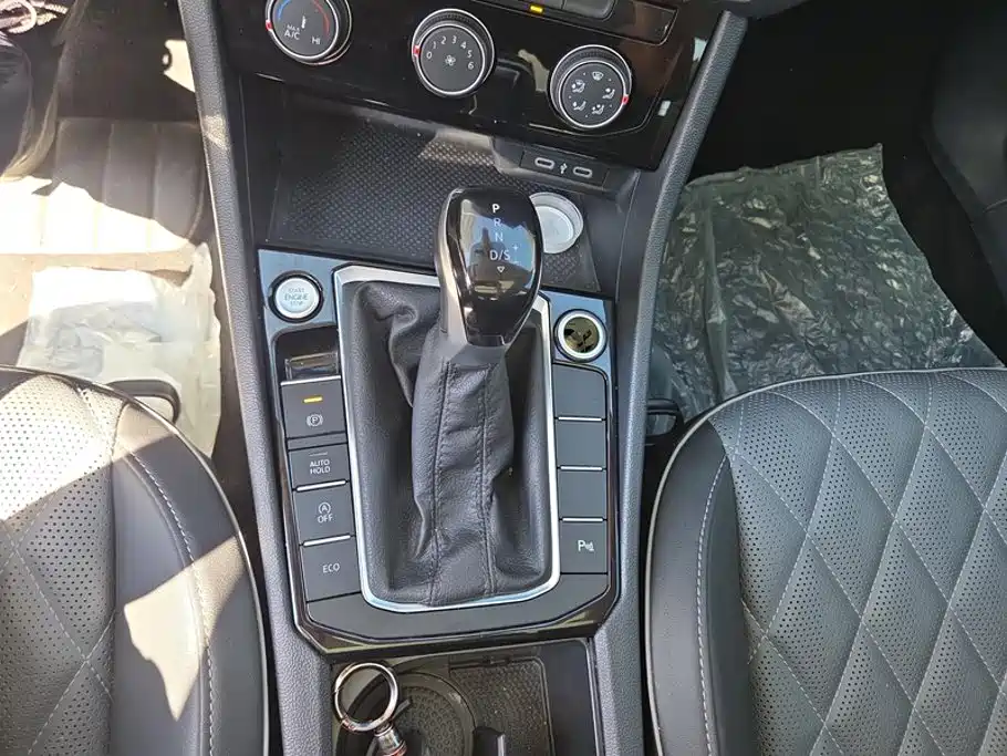 Volkswagen Sagitar — миниатюра 16