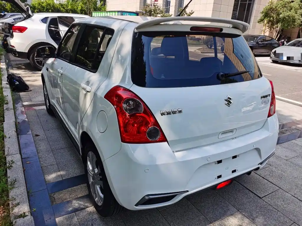 Suzuki Swift — миниатюра 5