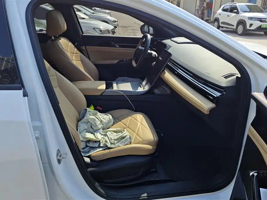 GEELY GALAXY GALAXY L6