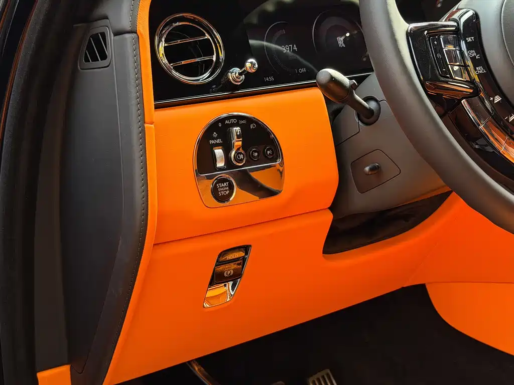 Rolls-Royce Cullinan — миниатюра 10