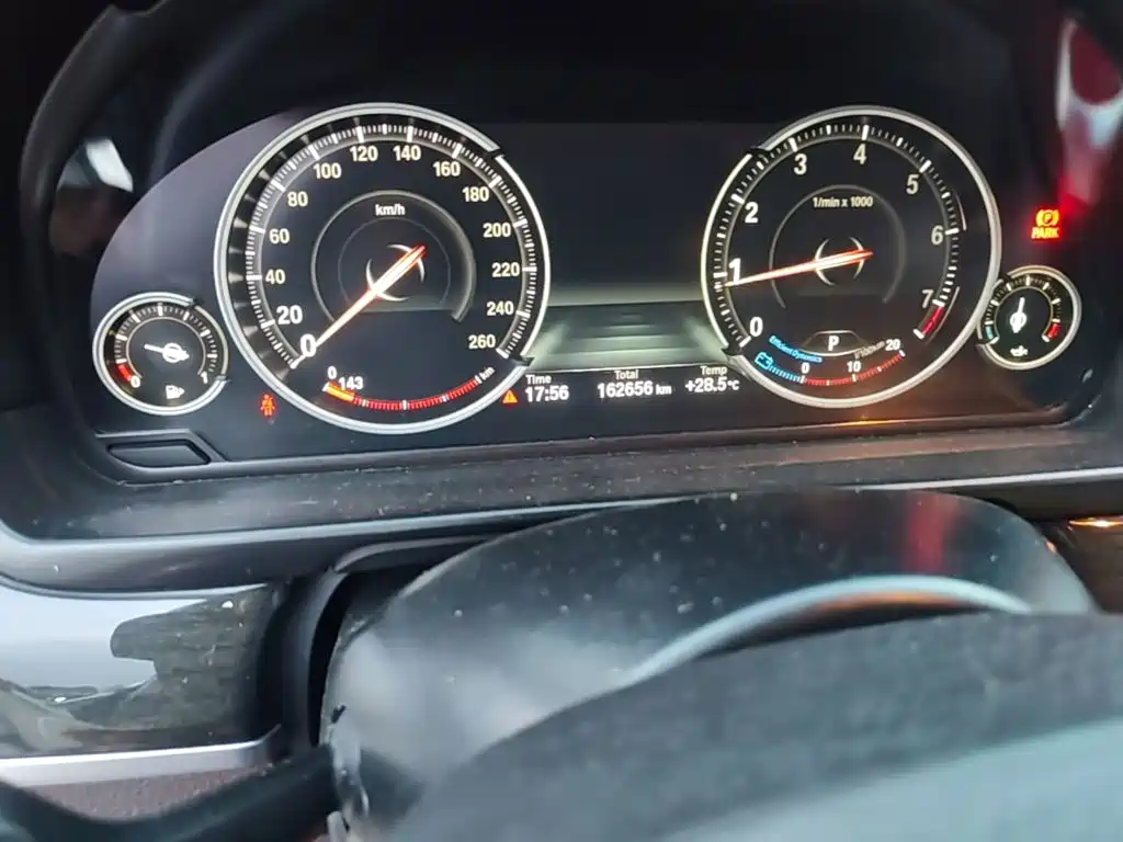 BMW 5 Series — миниатюра 17