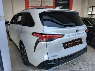 Toyota Granvia — миниатюра 6