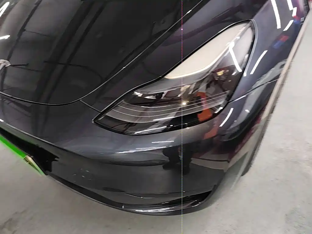 Tesla Model Y — миниатюра 24