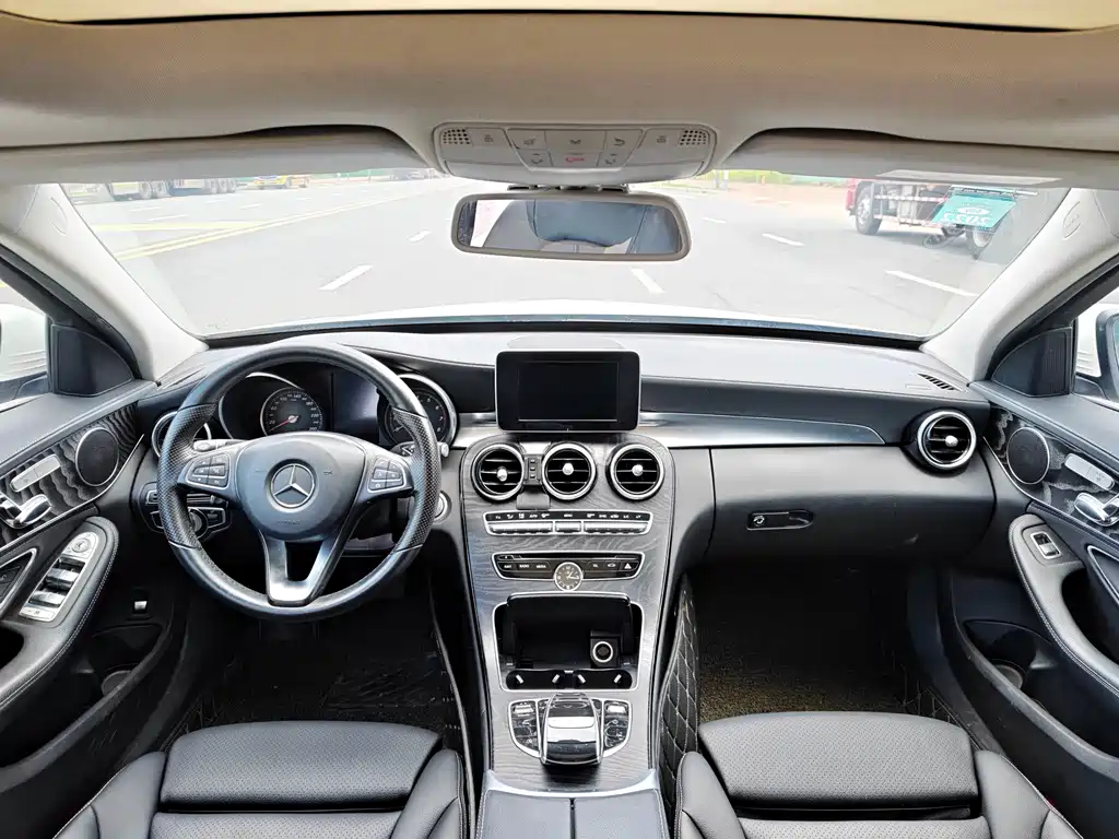 Mercedes-Benz C-Class — миниатюра 7