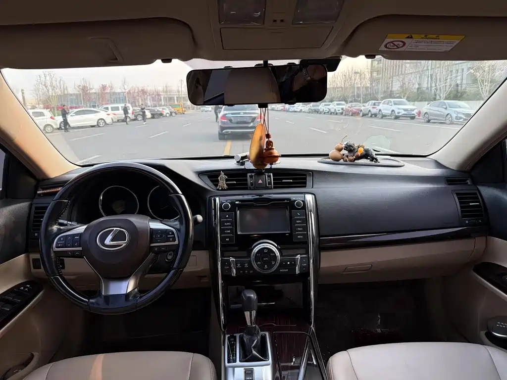 Toyota Reiz — миниатюра 8