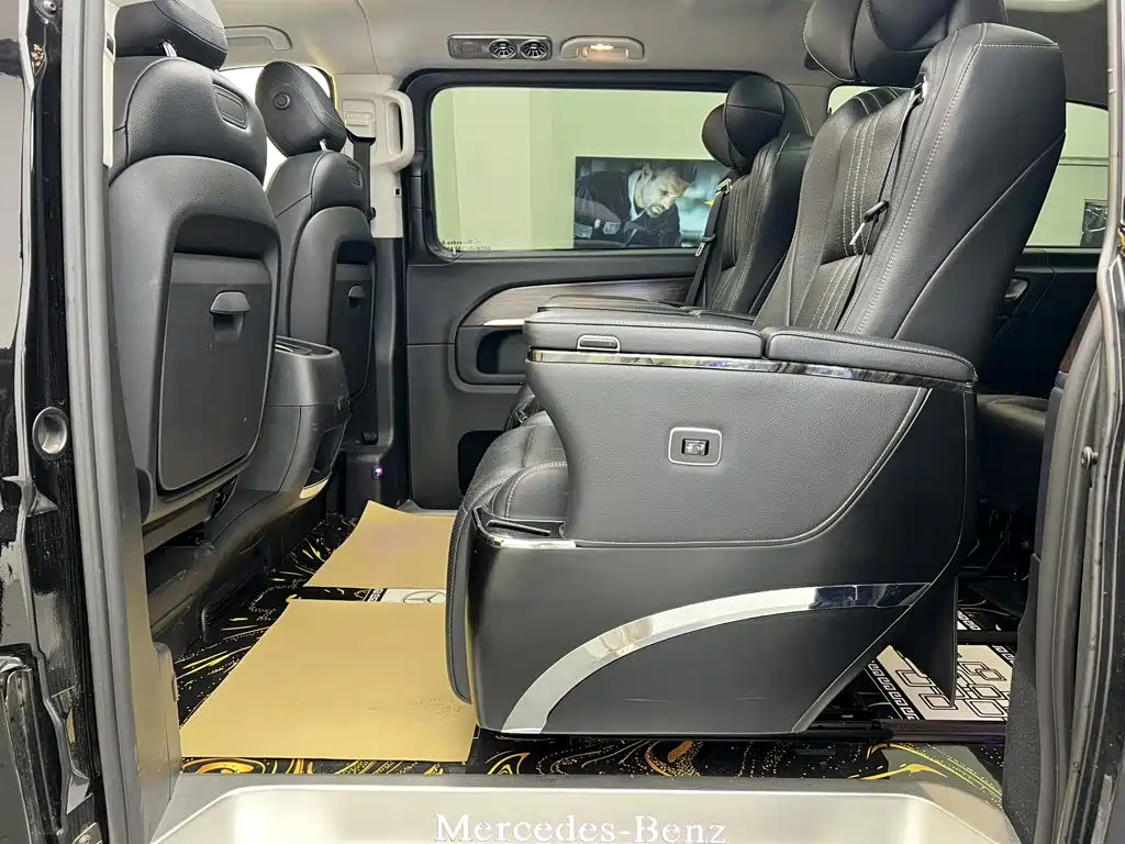 Mercedes-Benz V-Class — миниатюра 23