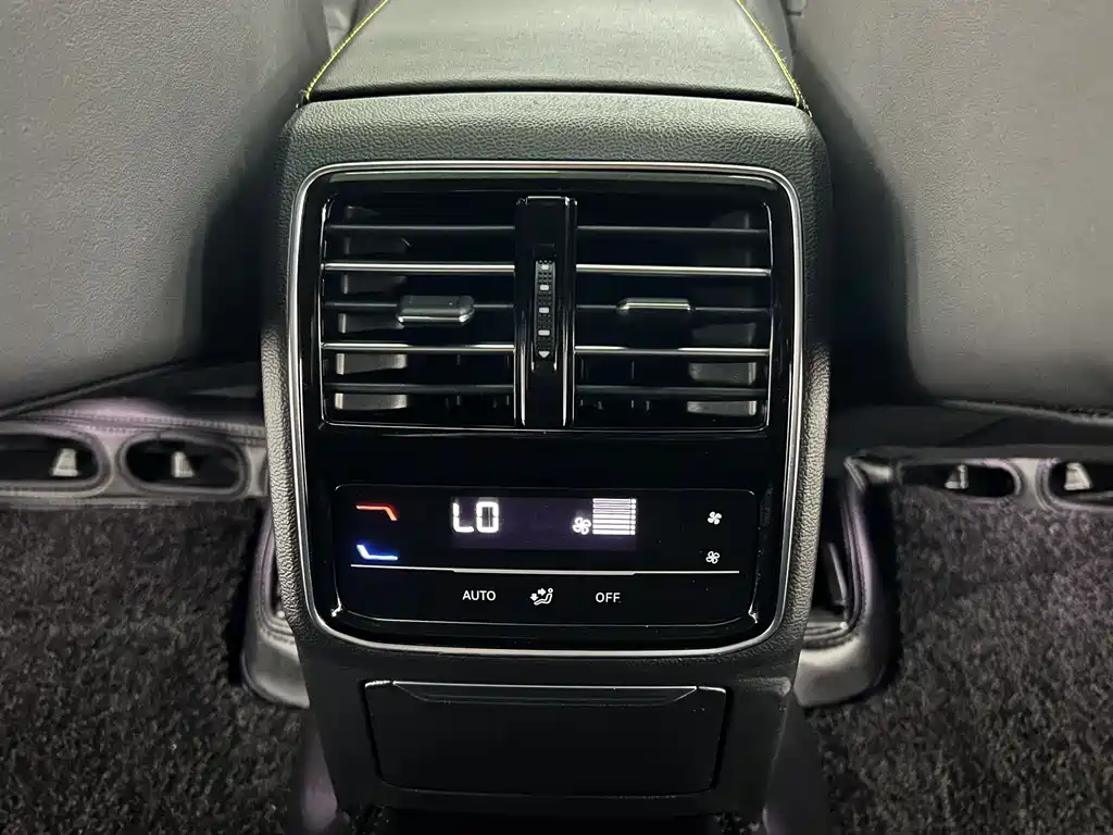 Volkswagen CC 380TSI Eye-catching Edition, фото 13