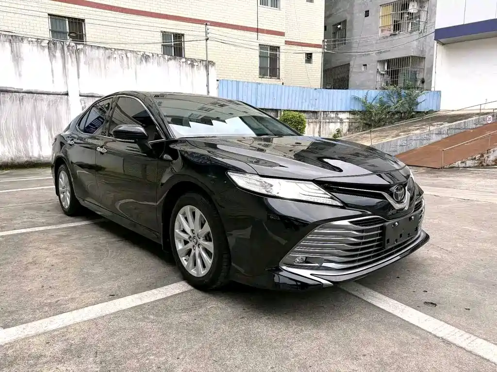 Toyota Camry — миниатюра 2