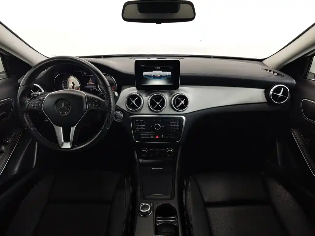 Mercedes-Benz GLA — миниатюра 5