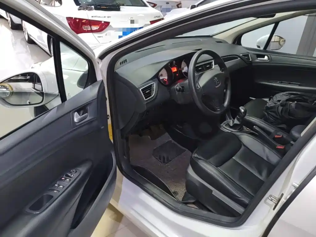 Peugeot 308 — миниатюра 16