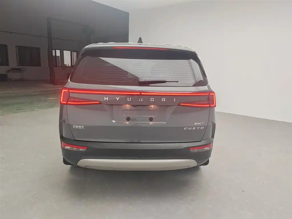 Hyundai Custo — миниатюра 8