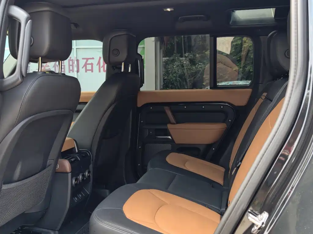 Land Rover Defender — миниатюра 9