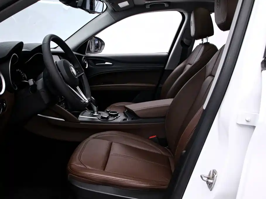 Alfa Romeo Stelvio — миниатюра 14