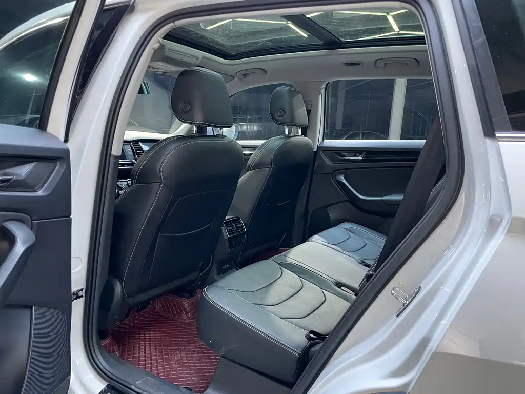 Skoda Kodiaq TSI330 7 seats 2WD Luxury Edition, фото 9