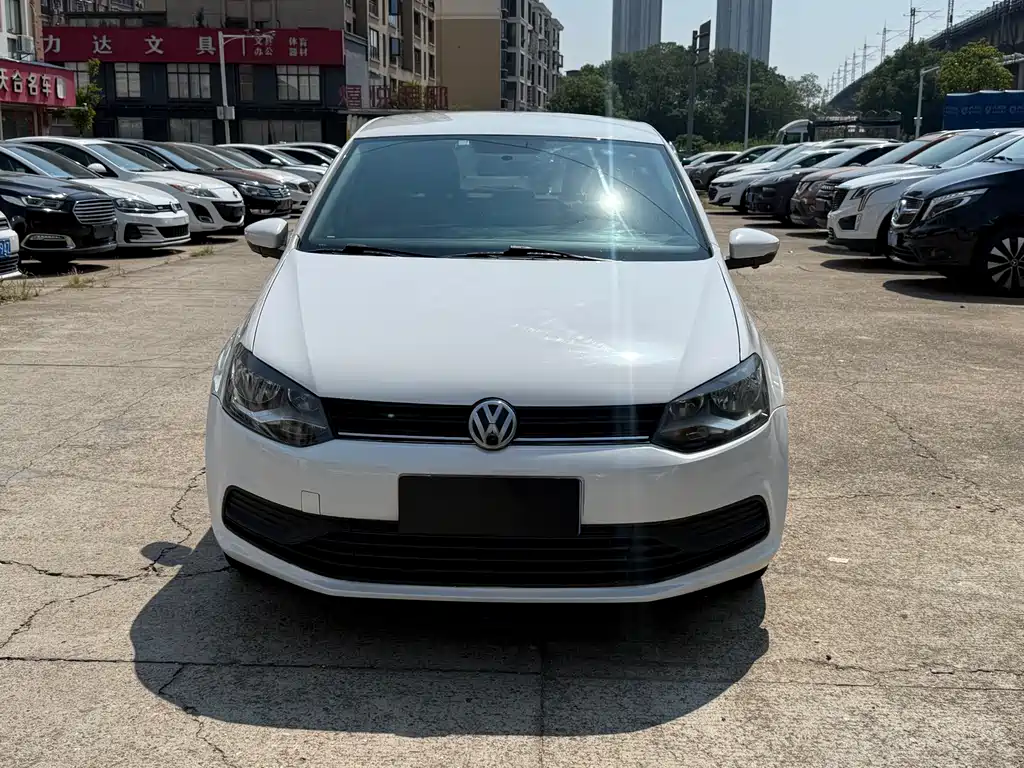 Volkswagen Polo — миниатюра 2