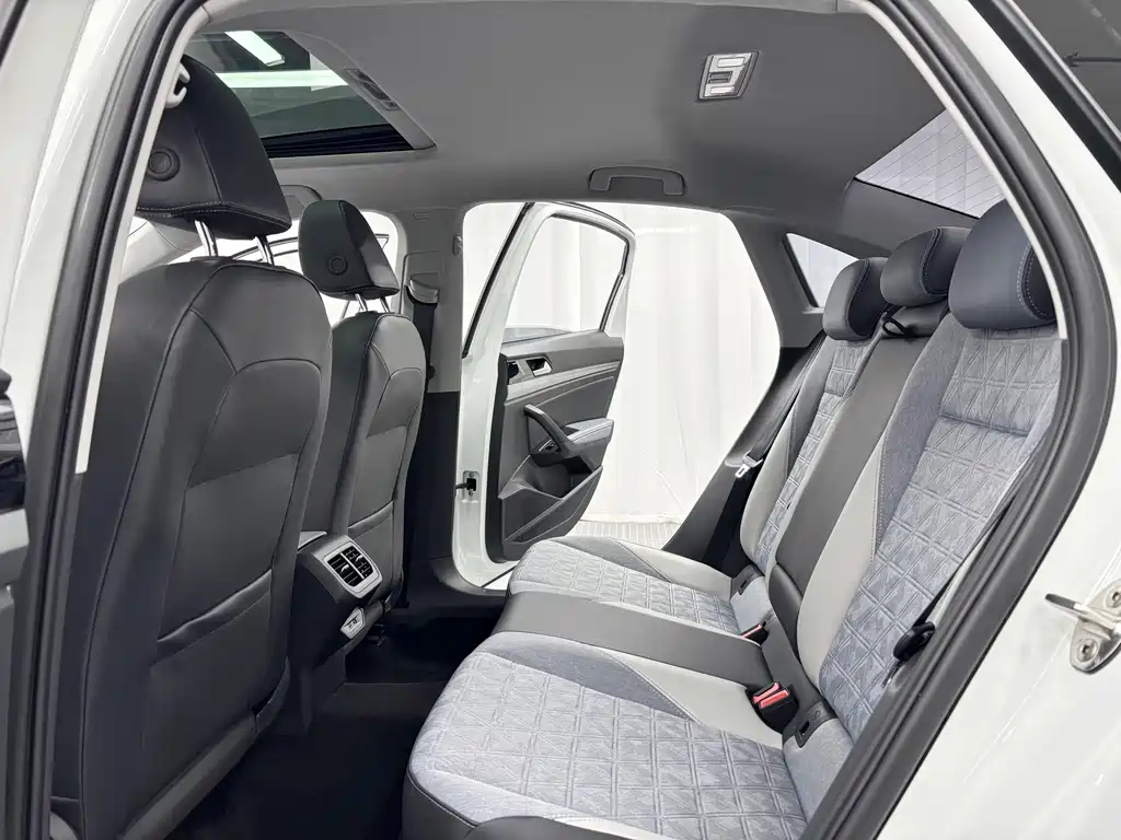 Volkswagen Lavida — миниатюра 8