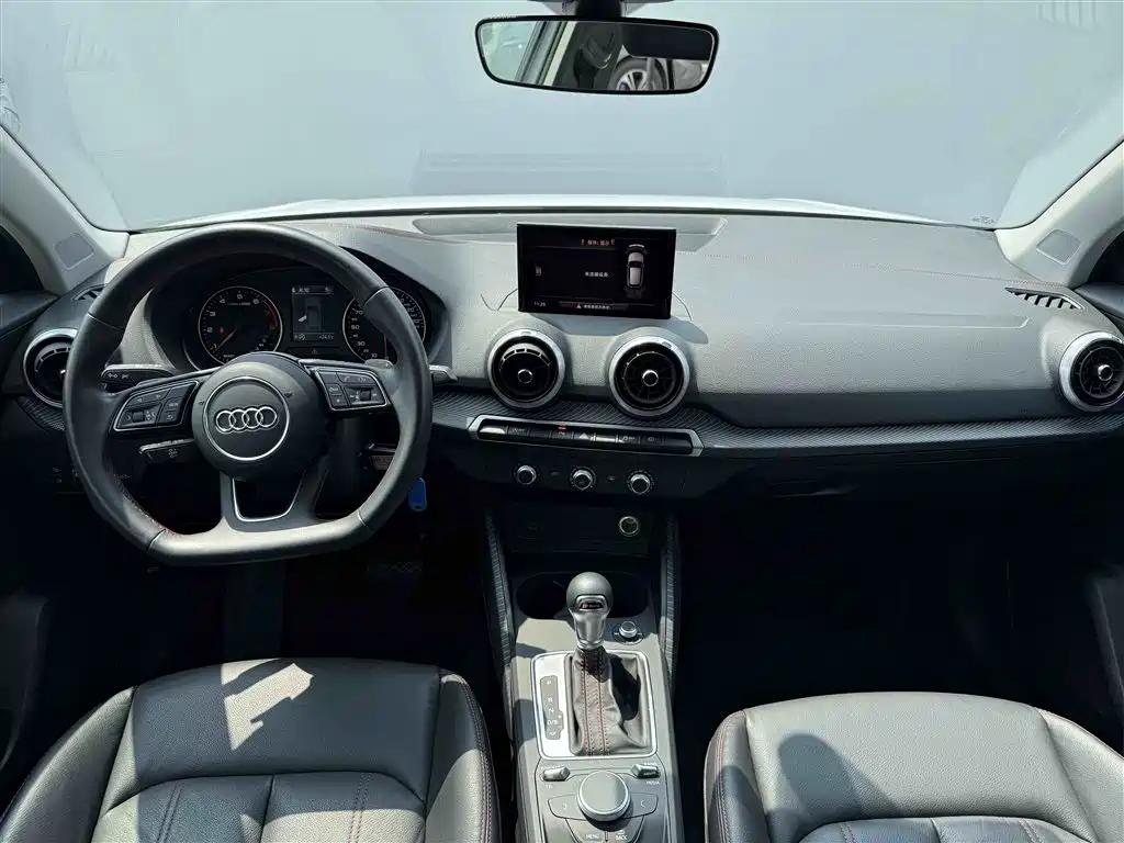 Audi Q2L 2024 35TFSI