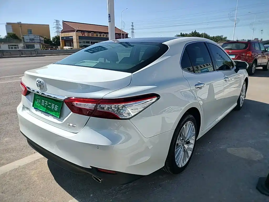 Toyota Camry — миниатюра 7