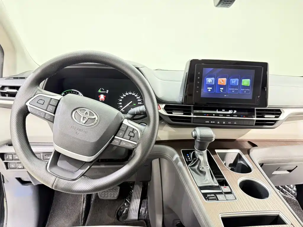Toyota Granvia — миниатюра 18