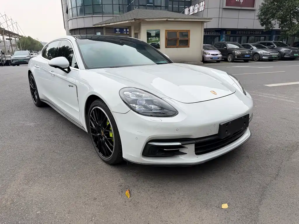 Porsche Panamera Hybrid — миниатюра 2