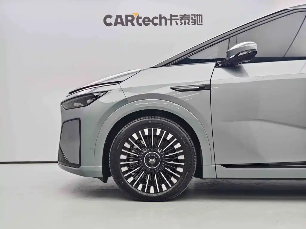 XPeng X9 — миниатюра 2