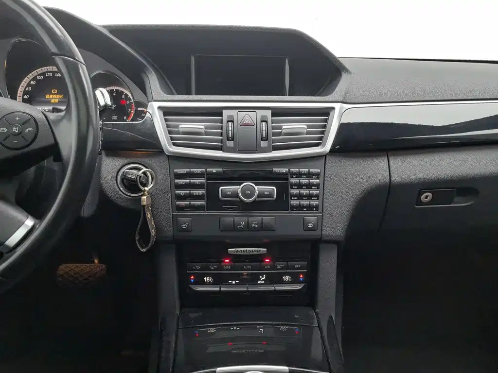 Mercedes-Benz E-Class — миниатюра 12