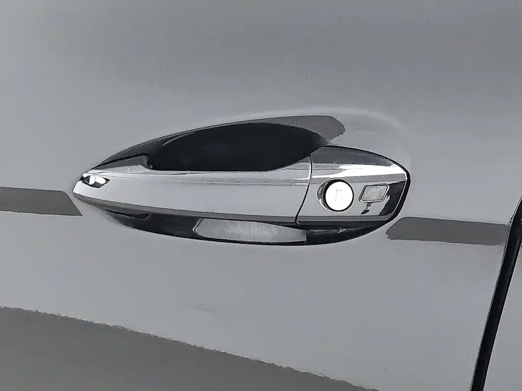 Mercedes-Benz E-Class — миниатюра 18