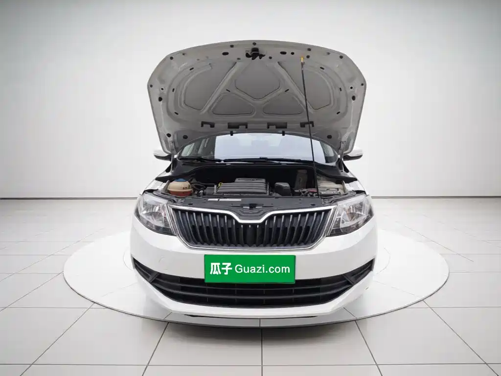 Skoda Rapid — миниатюра 2