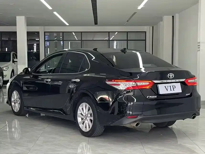 Toyota Camry — миниатюра 7