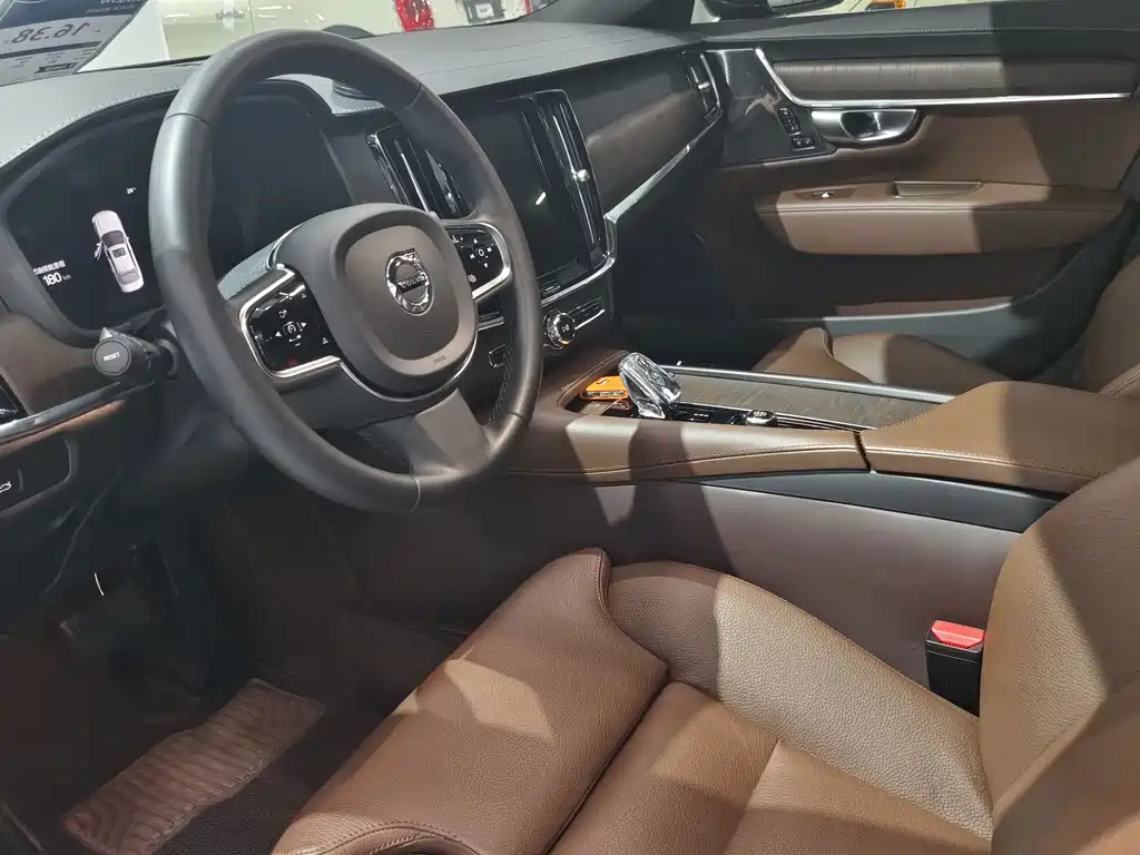 Volvo S90 — миниатюра 4