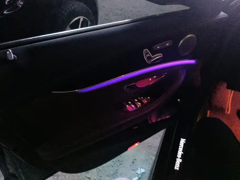 Mercedes-Benz E-Class — миниатюра 7
