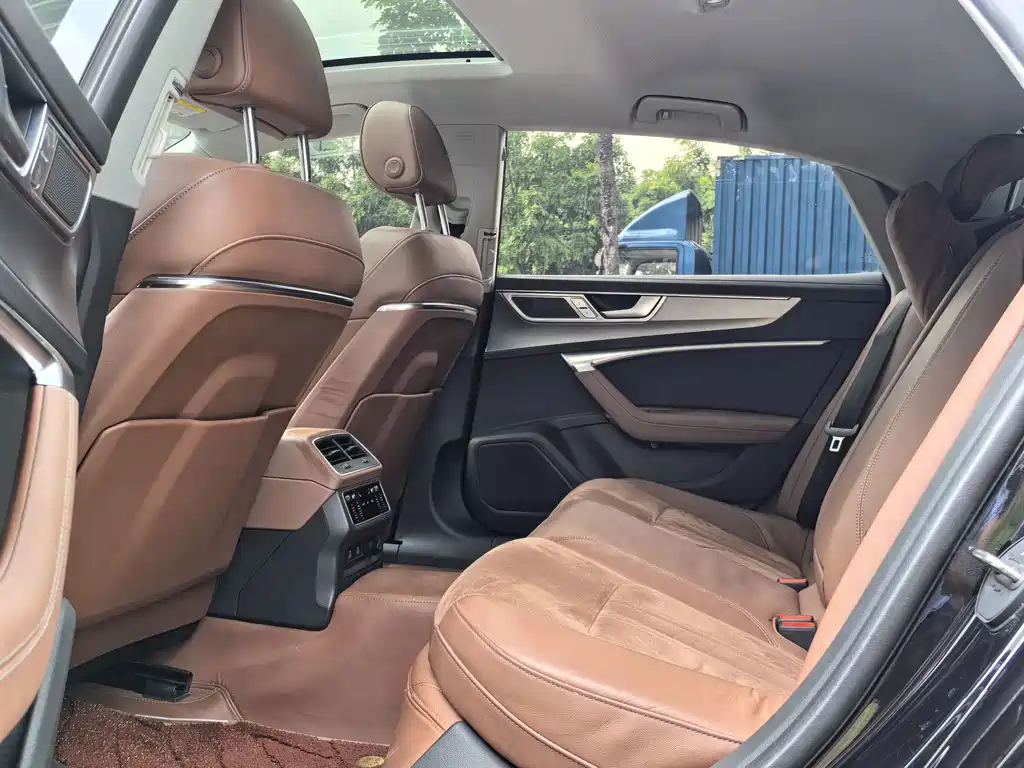 Audi A7L — миниатюра 8