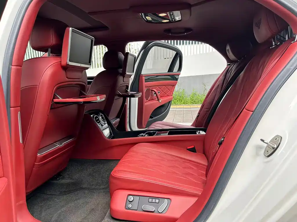 Bentley Flying Spur — миниатюра 8