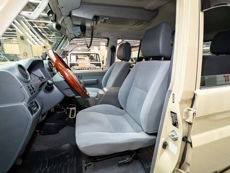 Toyota Land Cruiser — миниатюра 6