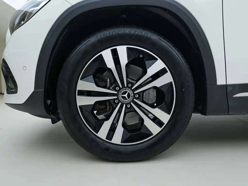 Mercedes-Benz GLA — миниатюра 11