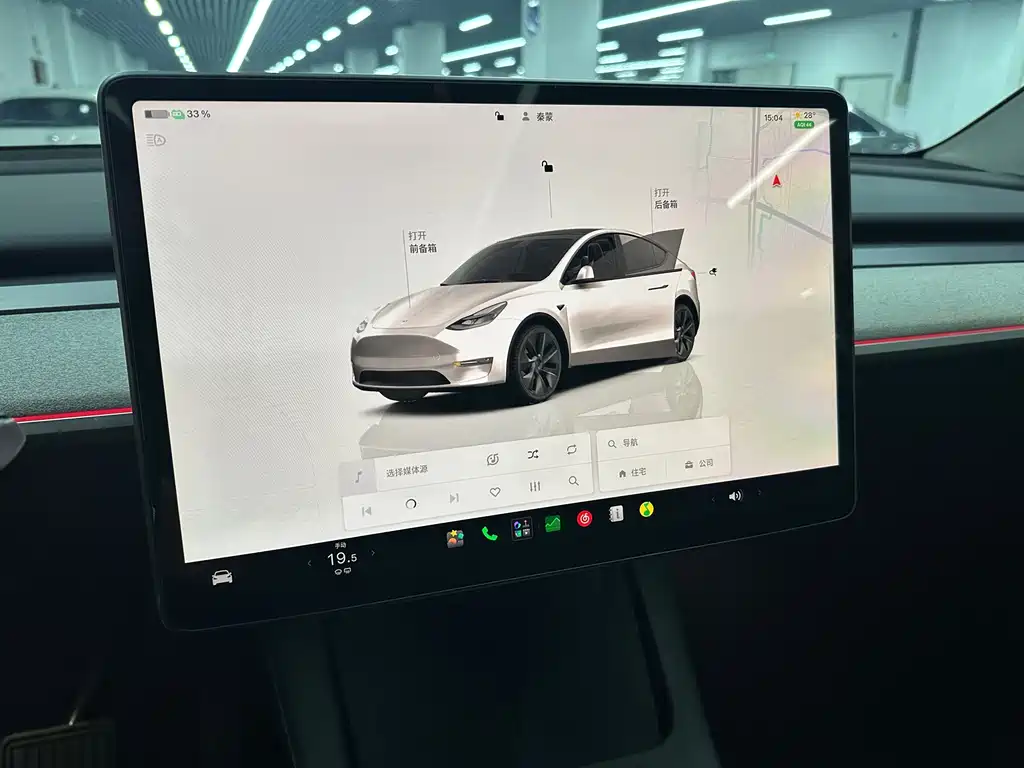 Tesla Model Y — миниатюра 10