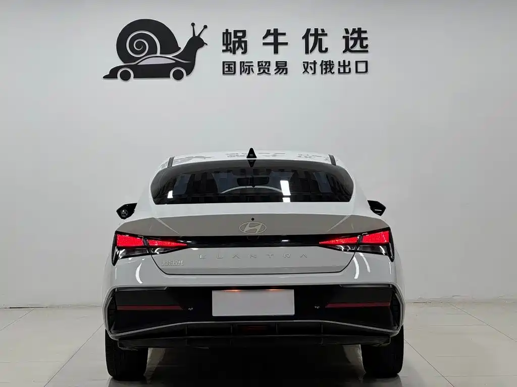 Hyundai Elantra — миниатюра 5