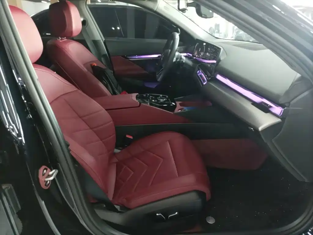 BMW 5 Series — миниатюра 25