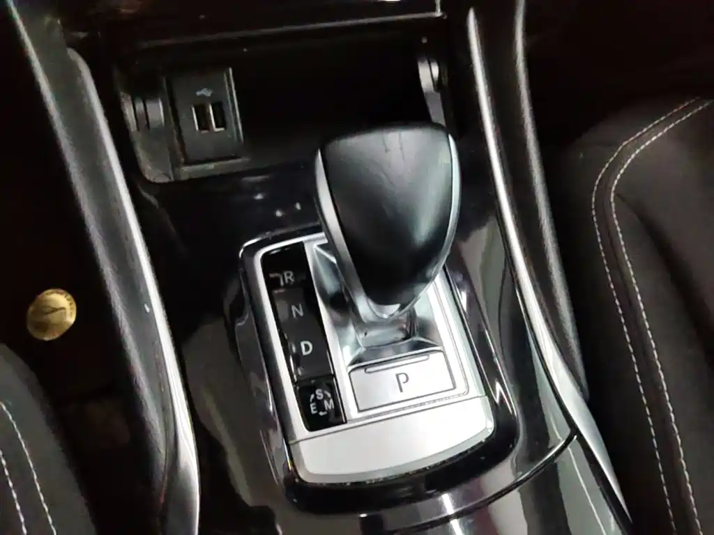 Infiniti QX30 — миниатюра 14