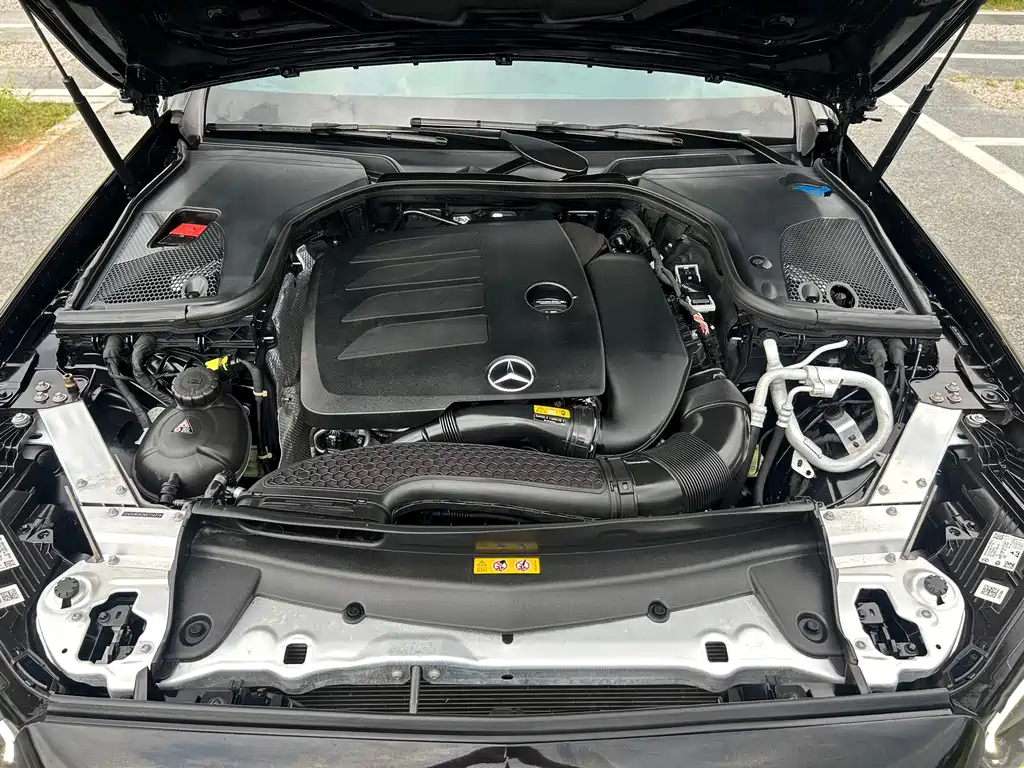 Mercedes-Benz E-Class — миниатюра 6