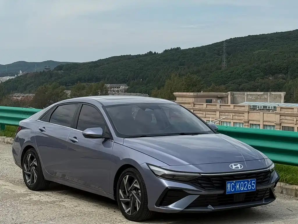 Hyundai Elantra — миниатюра 2