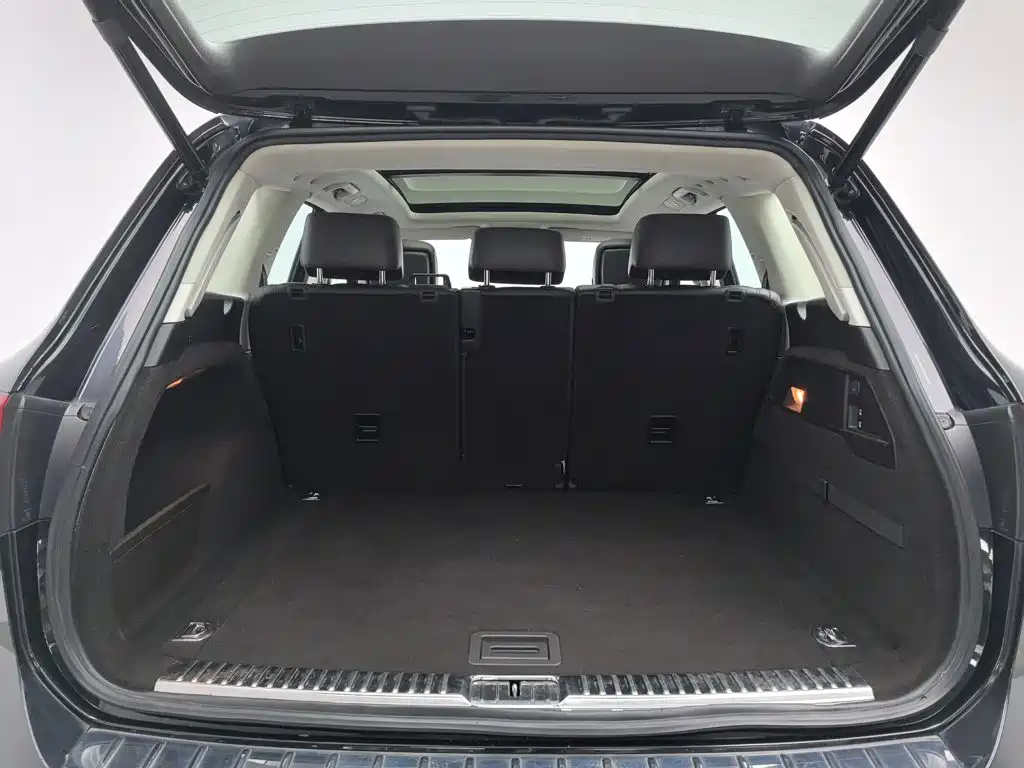 Volkswagen Touareg — миниатюра 16