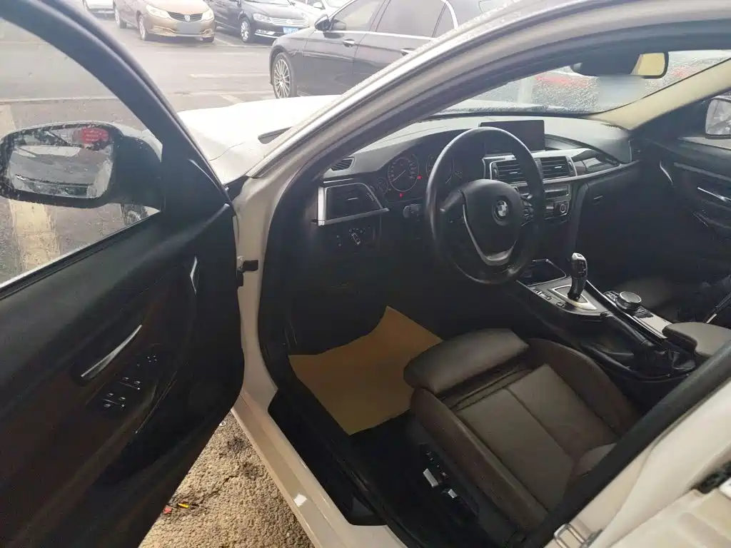BMW 3 Series — миниатюра 12