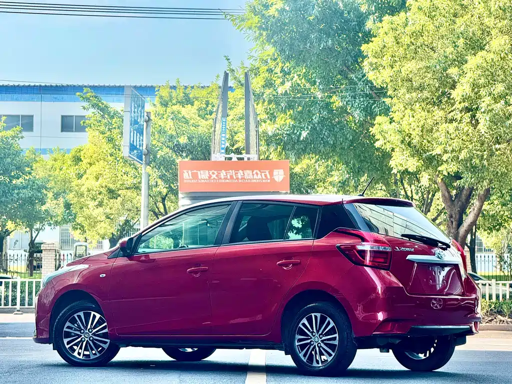 Toyota Yaris L — миниатюра 7