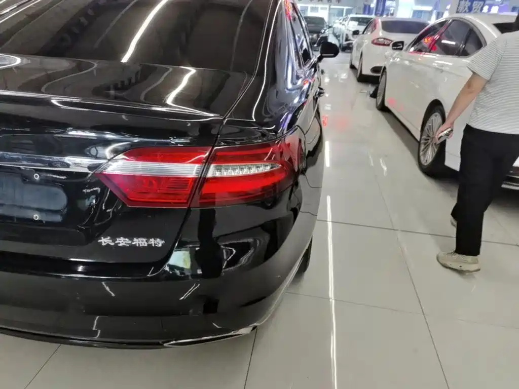 Ford Taurus — миниатюра 8