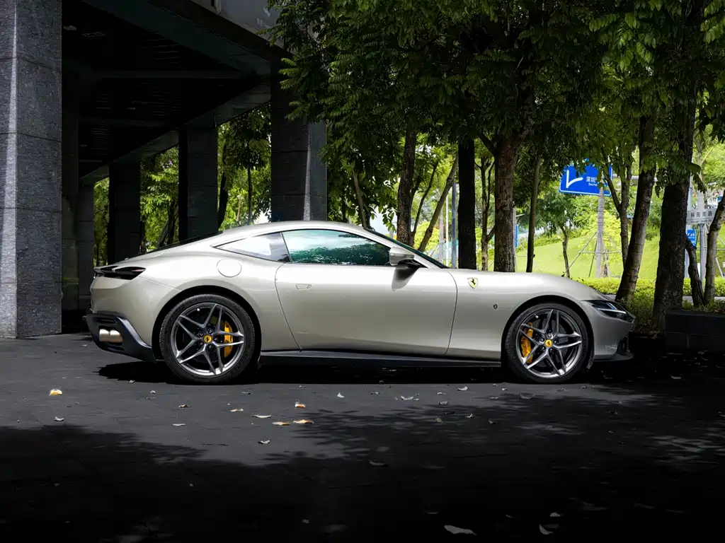 Ferrari Roma — миниатюра 2