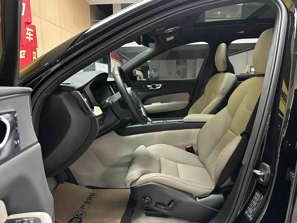 Volvo XC60 — миниатюра 9